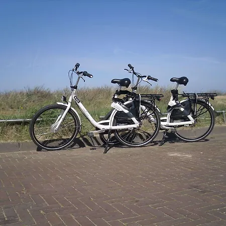Two Brothers מלון