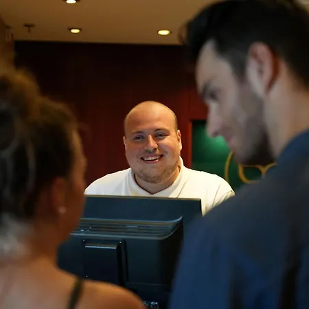 Two Brothers فندق