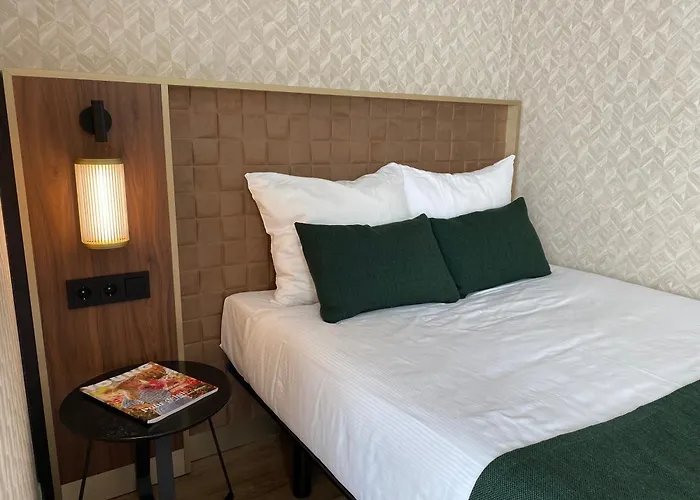 Two Brothers 酒店 4*